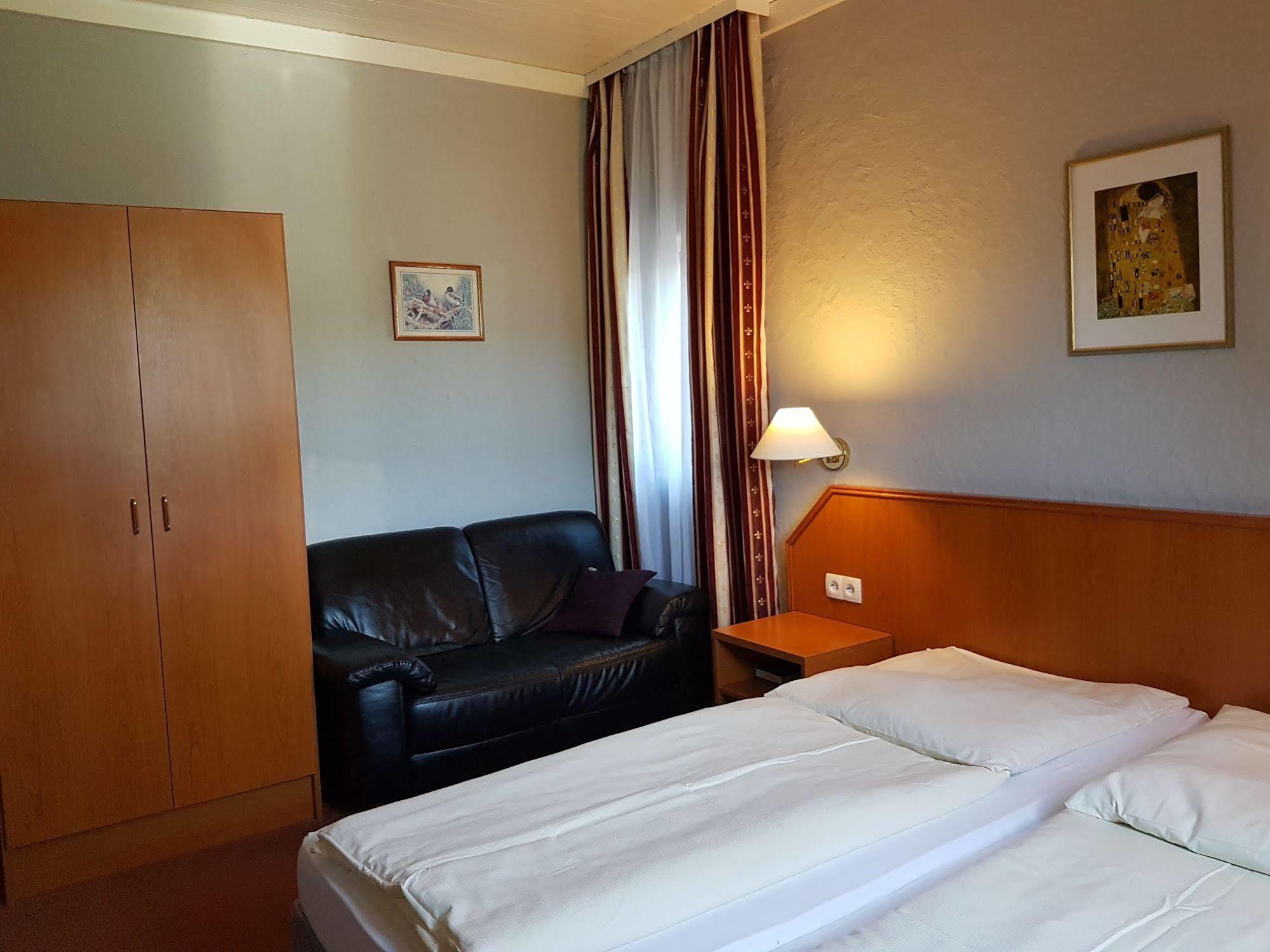 Hotel Restaurant Klostermuehle Reutlingen Ngoại thất bức ảnh